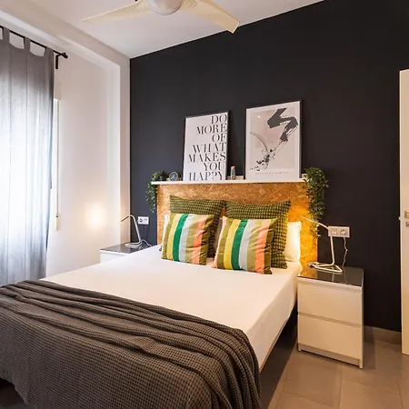 Florit Flats - Stylish 2 Bedroom Ac Wifi Terrace Attic In Center