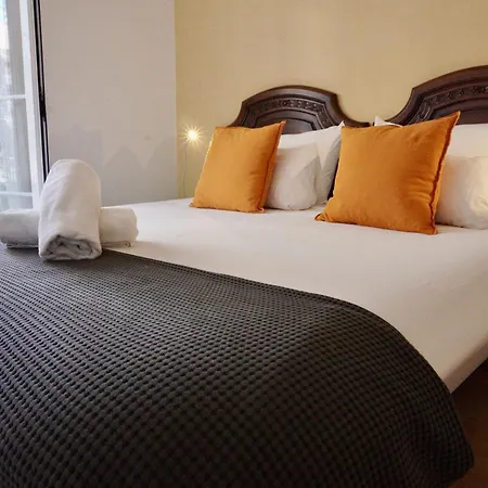 Hosted By Gracie * Valenza