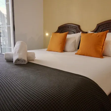 Hosted By Gracie Apartman *