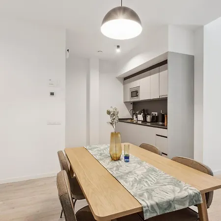 Limehome Calle De Cadiz * Walencja