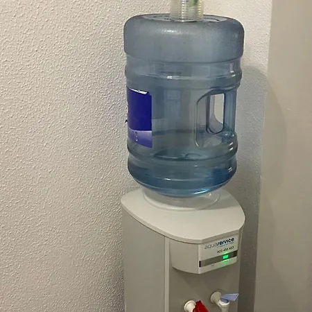 Habitacion Grande Y Comoda En Piso Particular Y Familiar *