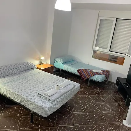 Homestay Habitacion Grande Y Comoda En Piso Particular Y Familiar Valencia
