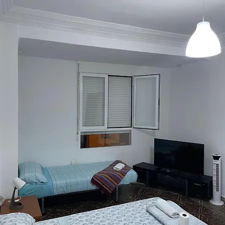 Homestay Habitacion Grande Y Comoda En Piso Particular Y Familiar