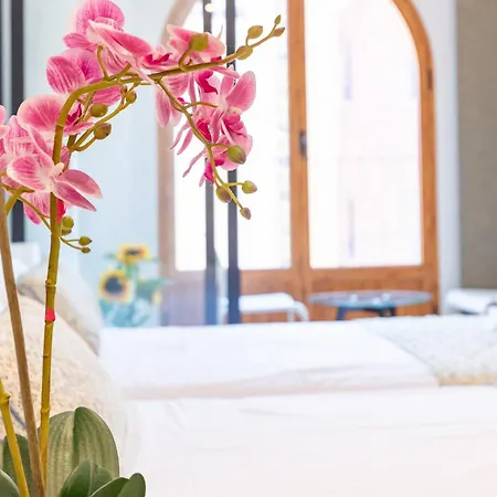 아파트 Mediterraneo By Neohotels-centro 8 Min By Metro 4*