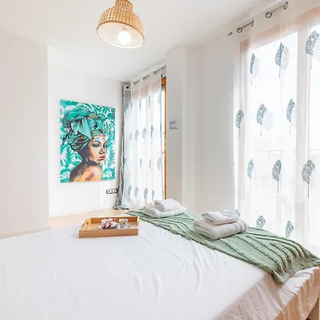 Appartement Penthouse Duplex In A 4 Floors Spanish House -8 Min To Center By Metro *