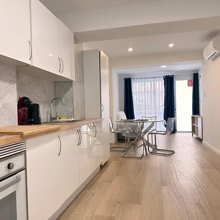 & A Y B Apartman Valencia