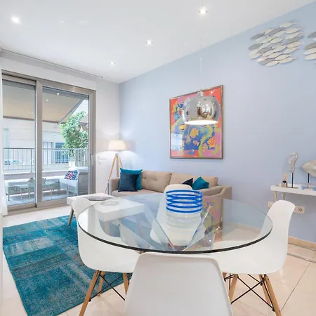 Seaside Modern Flat *