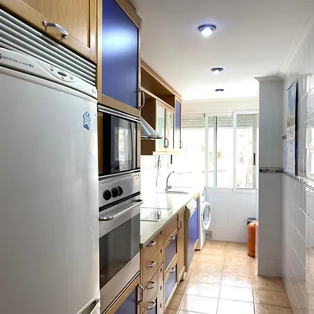 Sunny With 2 Bedrooms Валенсия