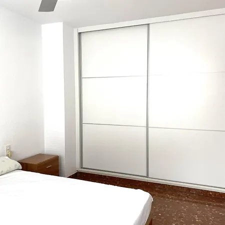 Sunny With 2 Bedrooms شقة فالنسيا