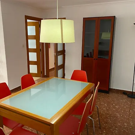 Sunny With 2 Bedrooms شقة *