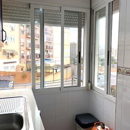 Апартаменты Sunny With 2 Bedrooms Валенсия