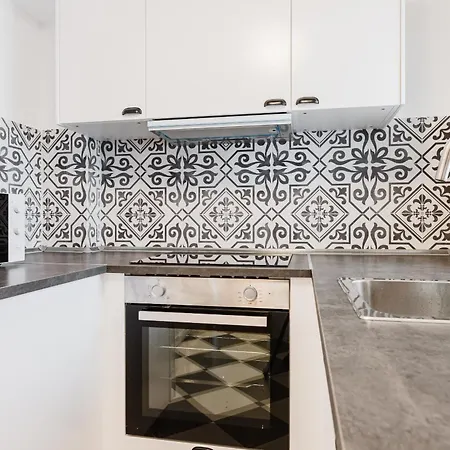 Brand New Close To The Beach And City Centre! *