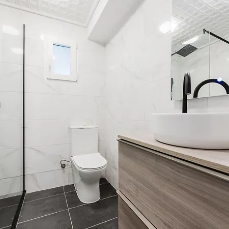 Apartment Brand New Close To The Beach And City Centre!