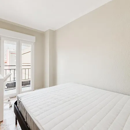 Apartment Brand New Close To The Beach And City Centre! *