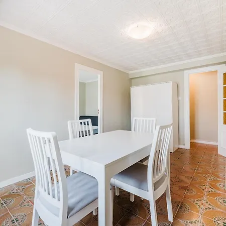Brand New Close To The Beach And City Centre! *