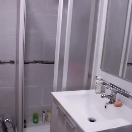 Flat Close To Perfect For Families And Groups - Actor Mauri 18 * Valence