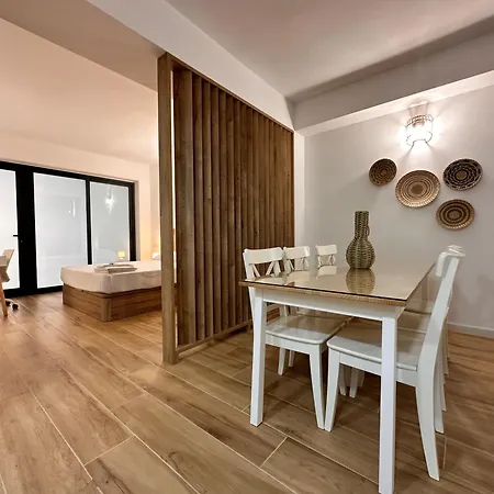 Appartement & Ayora