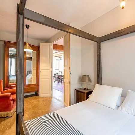 Na Jordana Flat شقة *