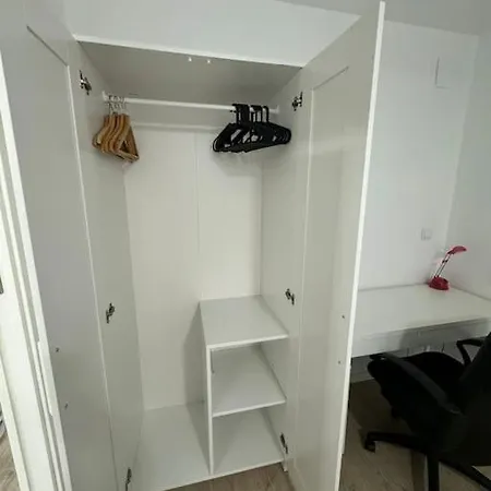 Urbano Muy Bien Conectado Апартаменты *