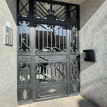 Urbano Muy Bien Conectado * Valencia