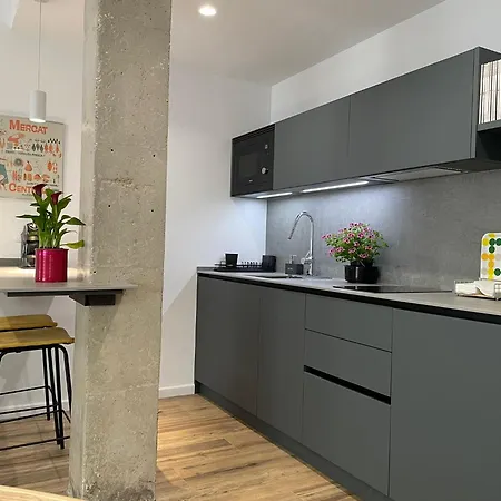 Junto Al Jardin Del Turia * Valencia