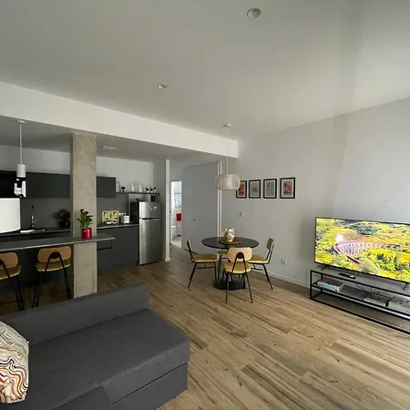 Junto Al Jardín Del Turia