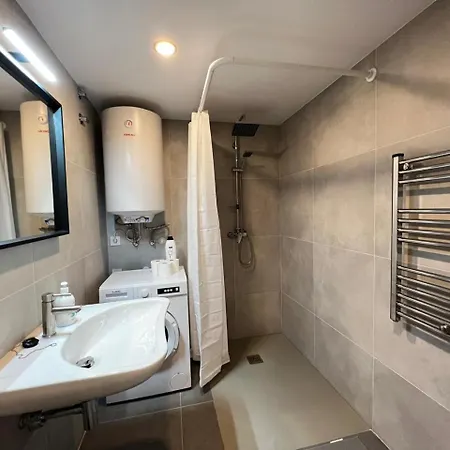 Cervero 24a Aparthotel 4*