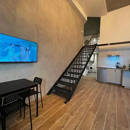 Cervero 24a 公寓式酒店