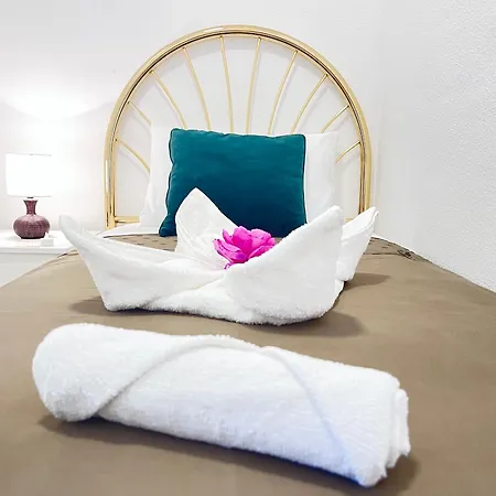 בית אירוח ☆the Peaceful Homestay☆ W/ Terrace⌘parking⌘bbq ולנסיה