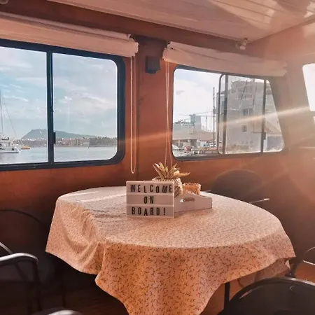 Barco Muy Espacioso Con Dos Terrazas Centro!! Bateau-hôtel
