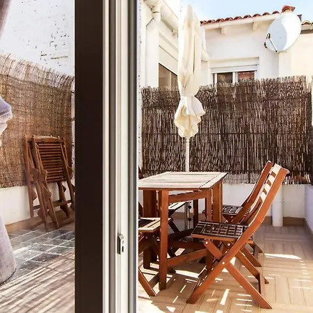 Con Terraza Privada Cerca De La Playa Apartamento