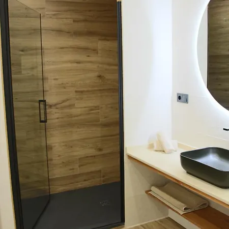 Nuevo Y Precioso De 65m2 Daire Valensiya