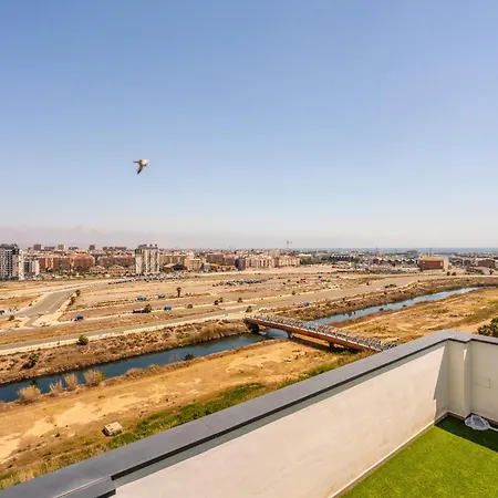 Apartamento Familiar Con Piscina En Capital * Valencia