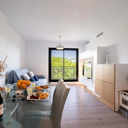 Apartamento Familiar Con Piscina En Capital * Valencia