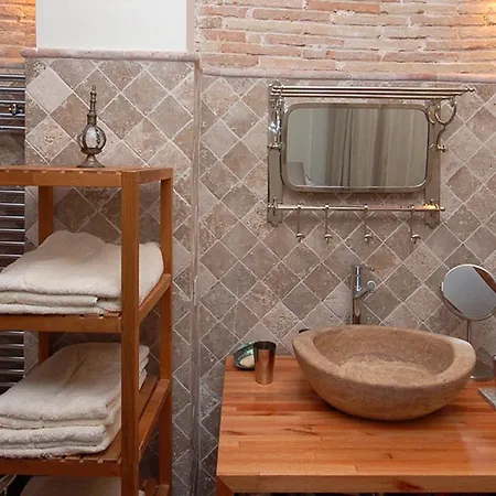 Beds & Breaks Ravel I شقة