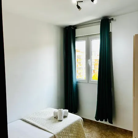 Travel Habitat Jardines De Viveros Apartman Valencia