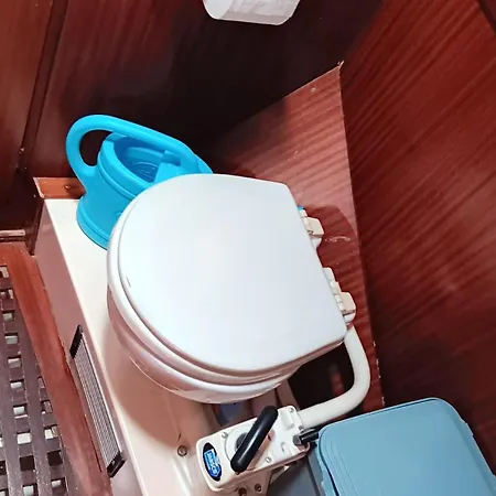 Sailing District - Barco 5 En La Marina Norte *