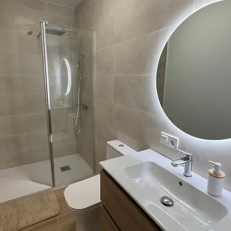 Habitacion Muy Grande Con Balcon Privado En Apartamento En Buena Zona