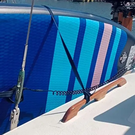 Πλωτό κατάλυμα Velero Whimsy