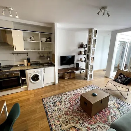 Apartment P1 Private Patio, Nice 1bdrm 2bath In Ruzafa Valencia