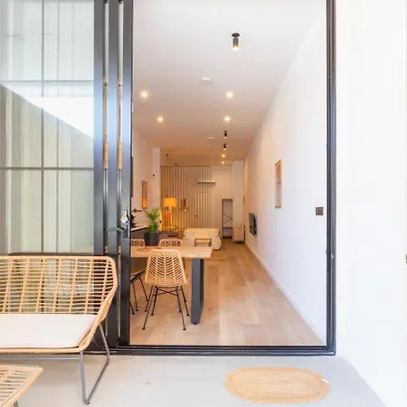 Mestalla Flats By Nomad Host Apartman *