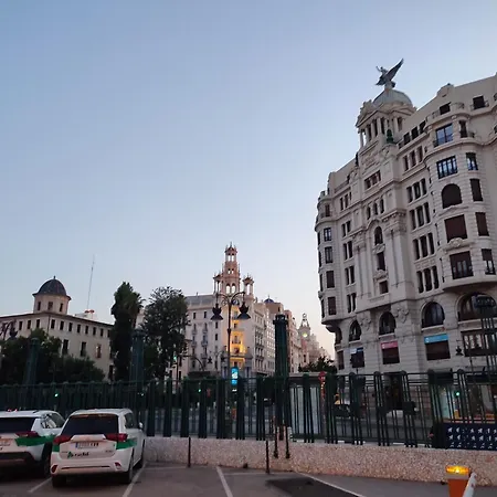 Turia Gardens - Authentic Parklife Downtown - Vlc Urban Homestay