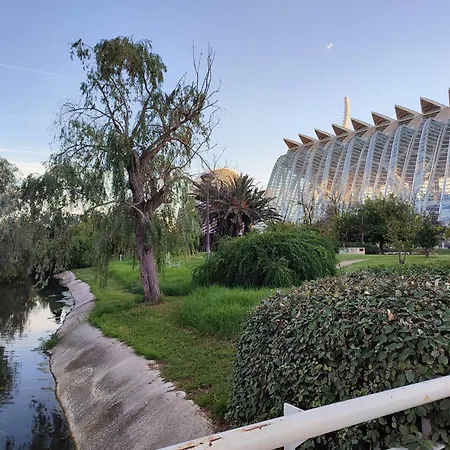 Turia Gardens - Authentic Parklife Downtown - Vlc Urban