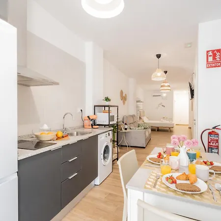 Visitval Flats 3 דירה *