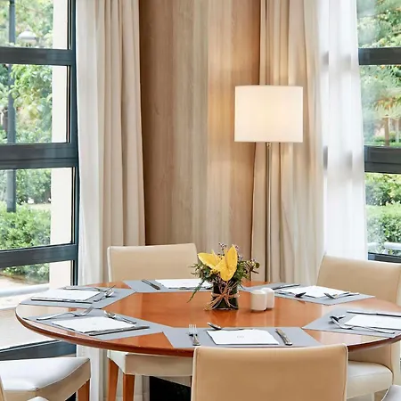 Nh Artes Hotel 4*