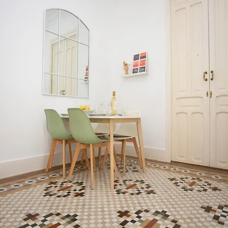 Singularstays Ms Rogers Valencia