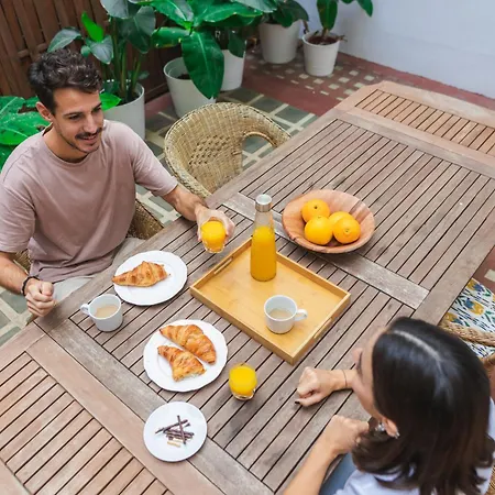 Singularstays Ms Rogers Valencia