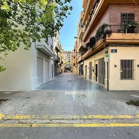 Three Bed Just 4 Min From Trendy Ruzafa Valencia