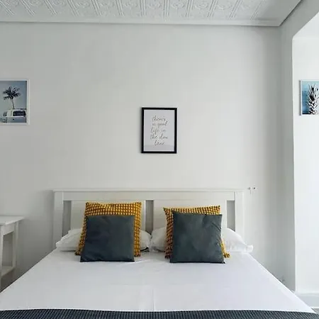 Three Bed Just 4 Min From Trendy Ruzafa * Valencia