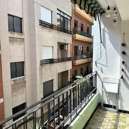 Three Bed Just 4 Min From Trendy Ruzafa Apartment *
